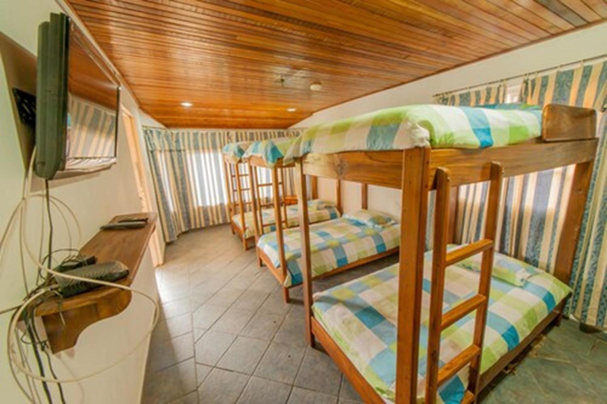 Hotel Posada Los Delfines Бокас дел Торо Екстериор снимка