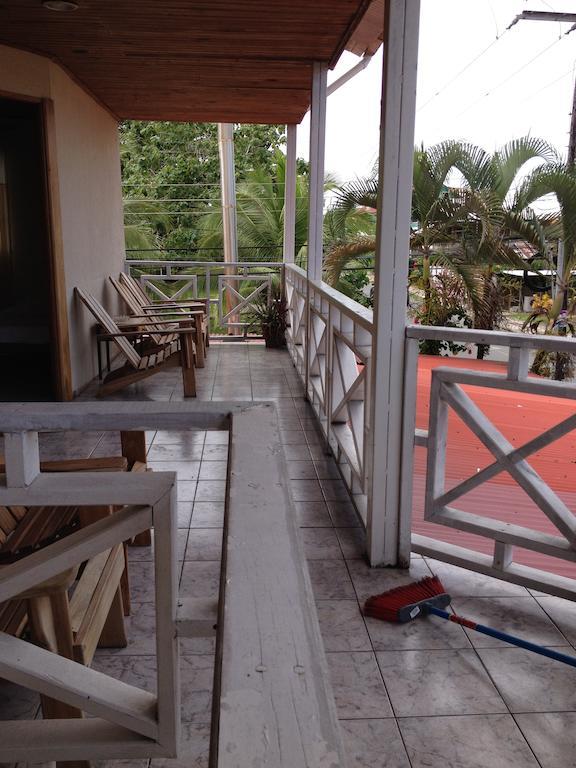 Hotel Posada Los Delfines Бокас дел Торо Стая снимка