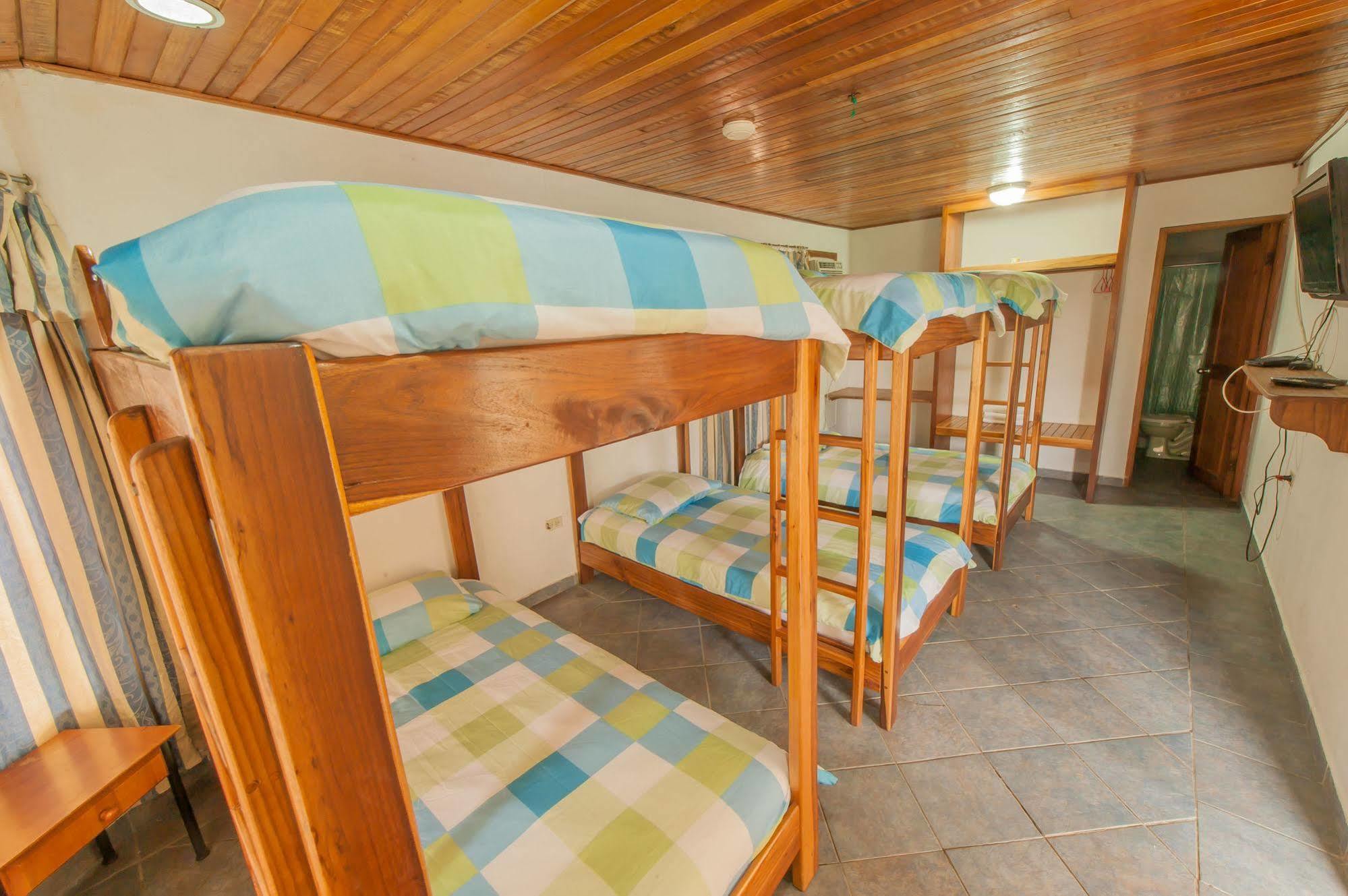 Hotel Posada Los Delfines Бокас дел Торо Екстериор снимка